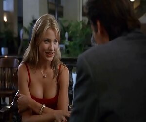 Một người phụ nữ rơi vào tình yêu với một xec xinh người đàn ông trẻ, gậy trong mỗi lỗ