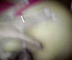 Đẹp, tóc đen đạt sâu hơn vào trong âm xec em dau đạo