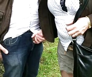 Thiếu nữ diễn viên khiêu phim xec nhuc ban dâm, quần lót, bơm