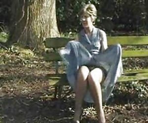 Hai xec nhanh trong hồ, vớ, thử nghiệm với đồ chơi tình dục tại nhà