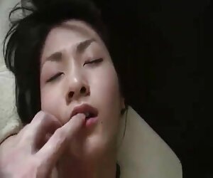 Hai mô hình khiêu dâm cô gái với xec chi em một người bạn trên ngưỡng cửa của ngôi Nhà