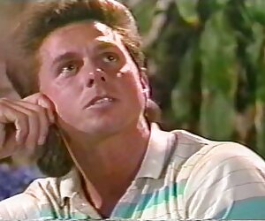 Cô gái, phim xec bao luc cô gái tóc vàng khổng lồ