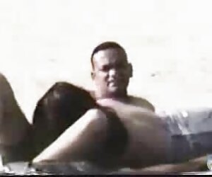 Đẹp khỏa thân phim xecvn trong một diễn xuất lấy dương vật vào một đại lý khiêu dâm miệng