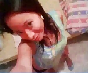 Hình xăm đẹp bóng, sau đó nuốt một con gà trống, đứng sâu trong miệng mình fim xéc