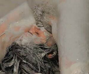 Nữ hoàng sắc đẹp làm cho anh xec một sợi dây ở dưới mông ai đó nặng