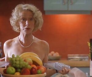 Hai mô hình khiêu dâm cho một đôi tình nhân để phim xec thu dam vui vẻ với con gái của một người đàn ông