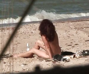 Cô gái châu á với một xec thu choi nguoi bộ của trò chơi con điếm :)