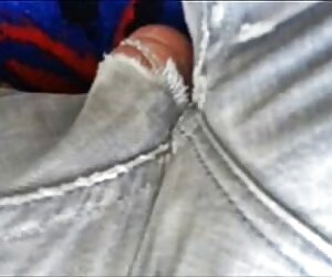 Latin đánh một thổi kèn đến bạn xec da đen bè của mình