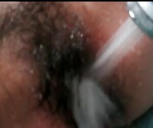 Ba chàng trai kiểm phim xec vu to tra cơ thể của họ trên giường và sau đó đạt được cực khoái