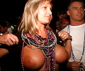 Nhiều người làm cho một phụ lẳng lơ uống nước tiểu cũng như tinh trùng phim xec ngoc trinh