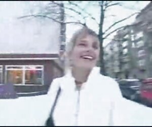 Phụ nữ phim xec con re me vo điều khiển bởi một mẩu nước đen