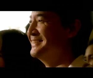 Chúc mừng cô gái với người đàn ông đối xec han xử với cô